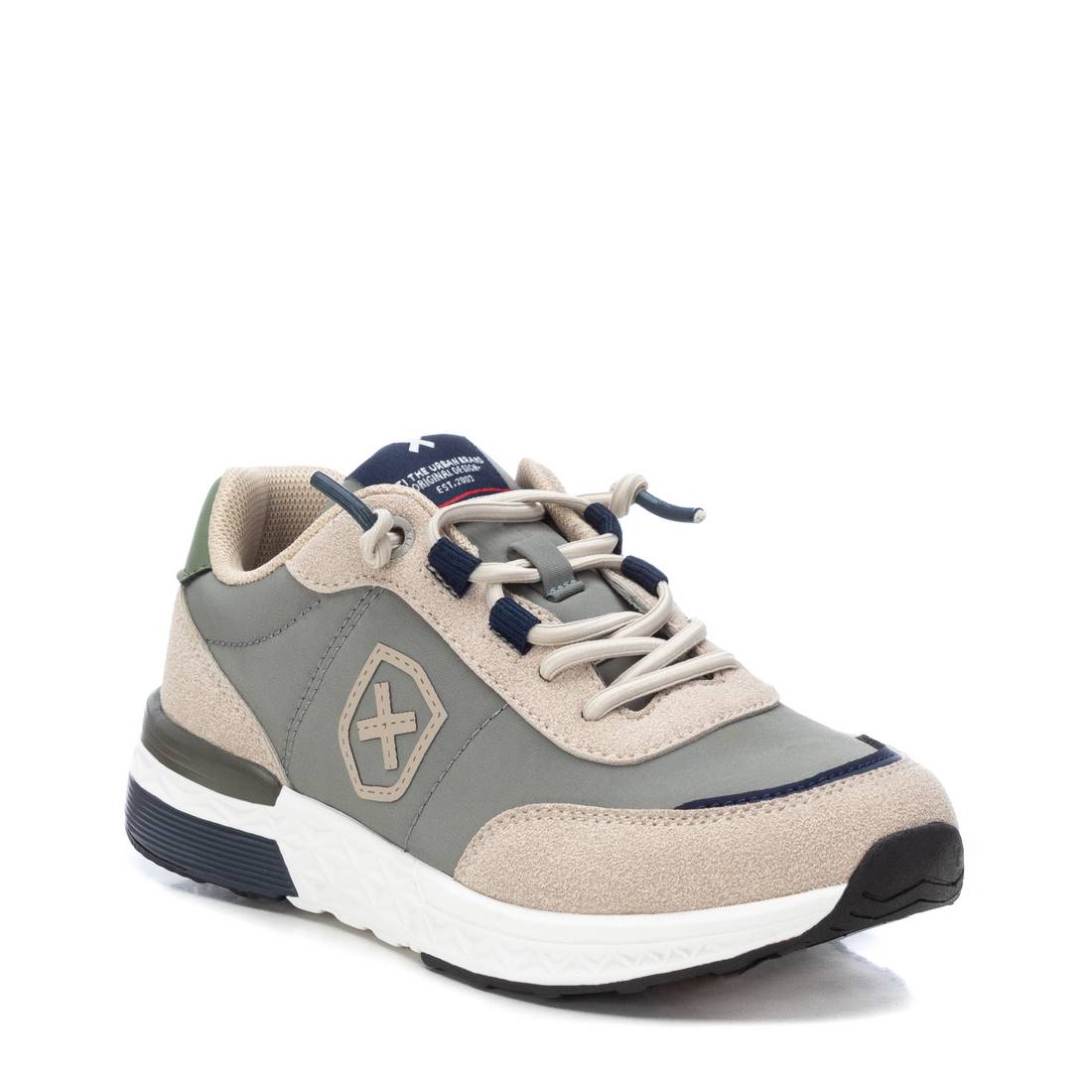 Deportivo kaki con gomas y ligero de XTI Deportivo kaki con gomas y ligero de XTI