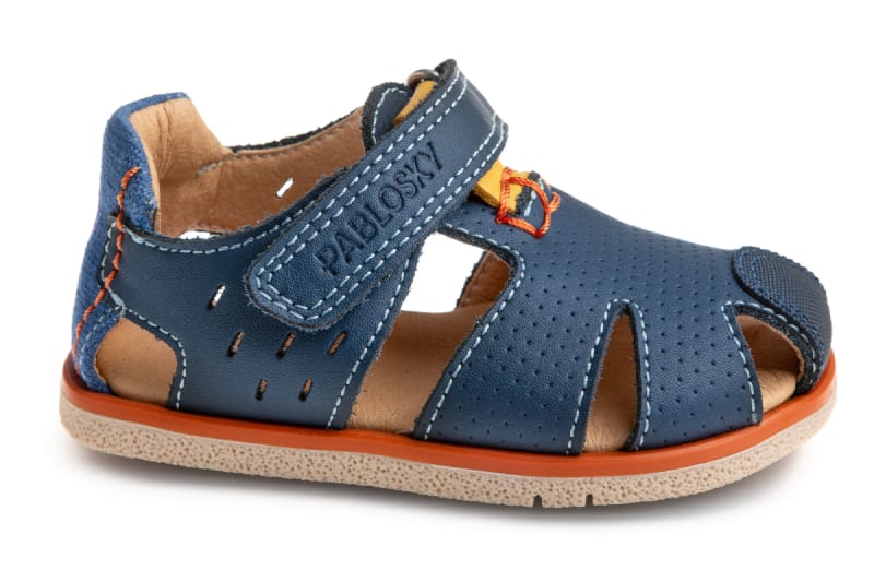 Sandalia azul marino con ribetes naranja Sandalia azul marino con ribetes naranja